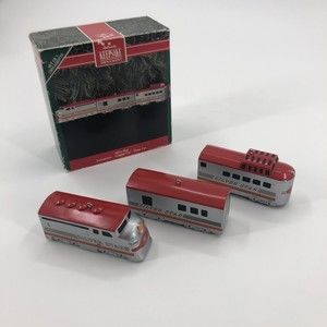 Hallmark Ornament Silver Star Streamliner Locomotive Train Cast Die Metal 1992